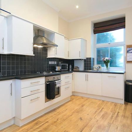 Pass The Keys Hafan Stylish 2 Bedroom Sea View Apartment Pwllheli Buitenkant foto