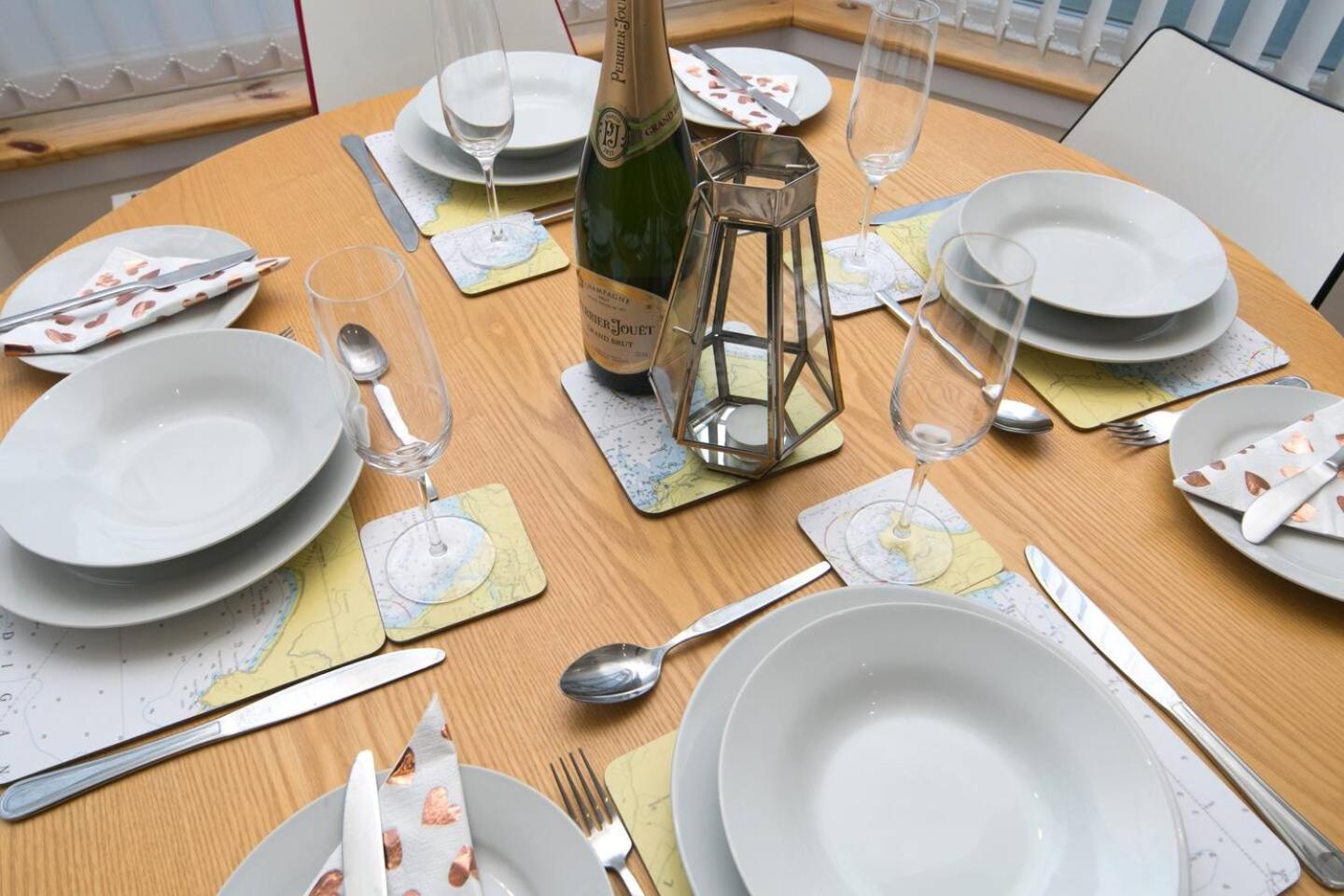 Pass The Keys Hafan Stylish 2 Bedroom Sea View Apartment Pwllheli Buitenkant foto