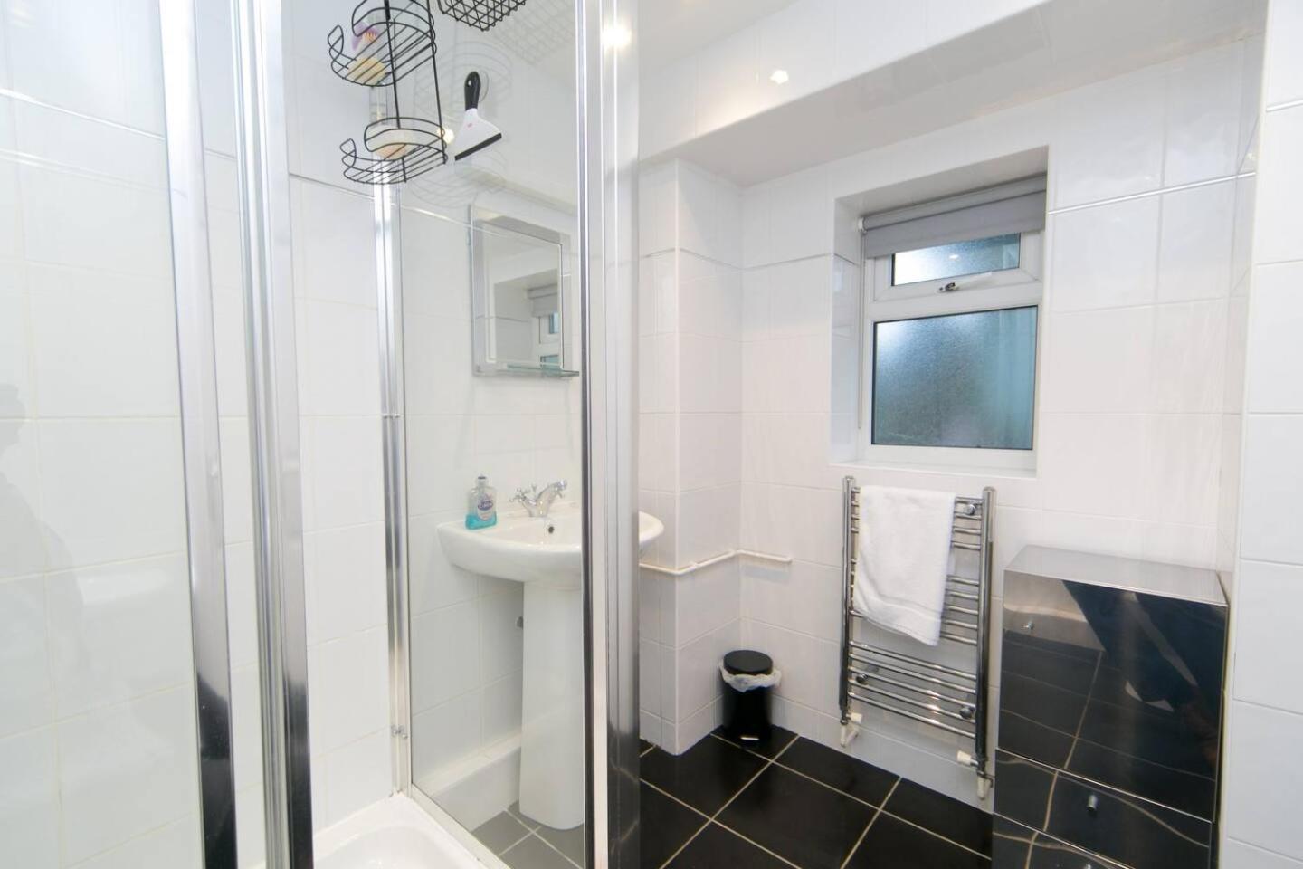 Pass The Keys Hafan Stylish 2 Bedroom Sea View Apartment Pwllheli Buitenkant foto
