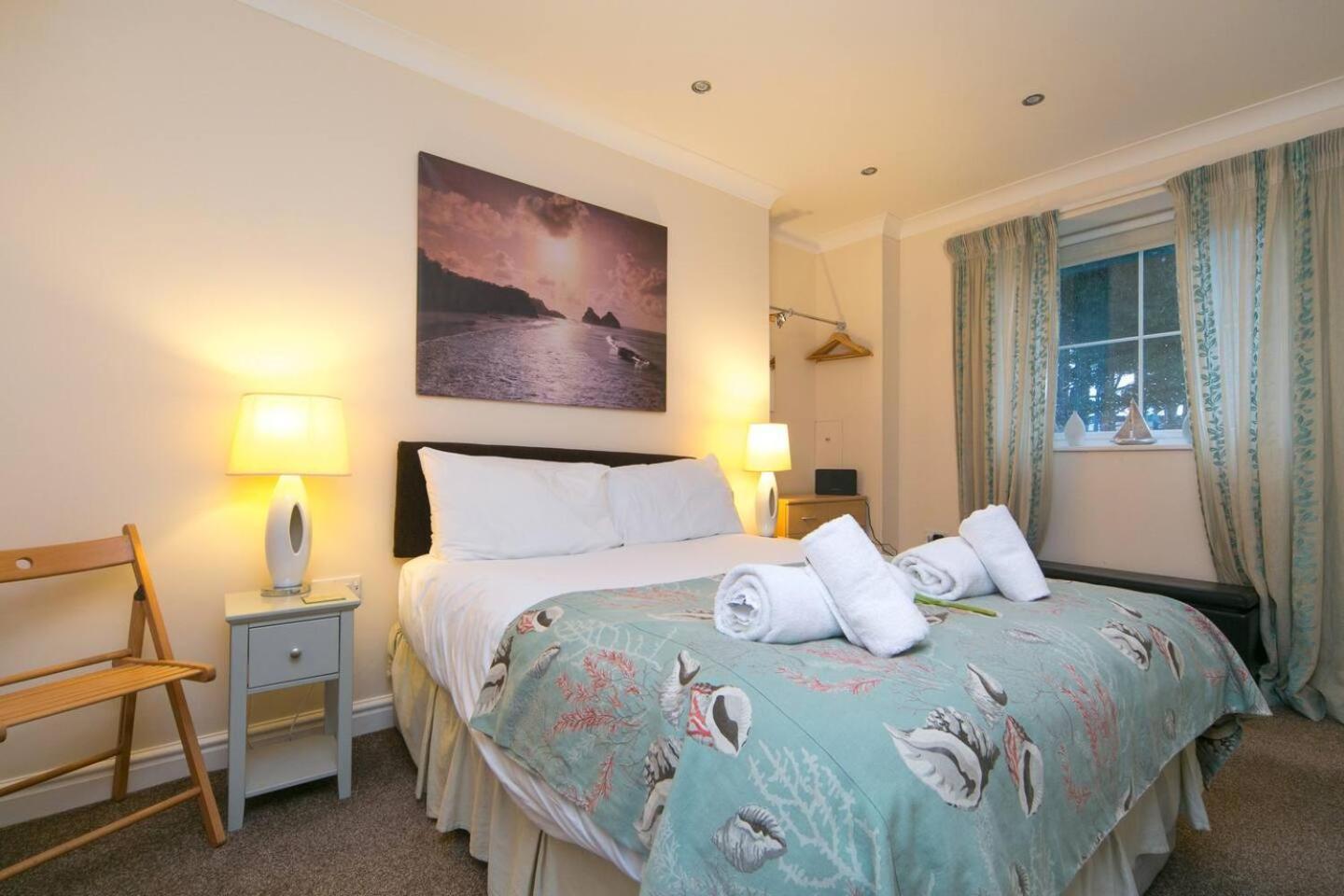 Pass The Keys Hafan Stylish 2 Bedroom Sea View Apartment Pwllheli Buitenkant foto