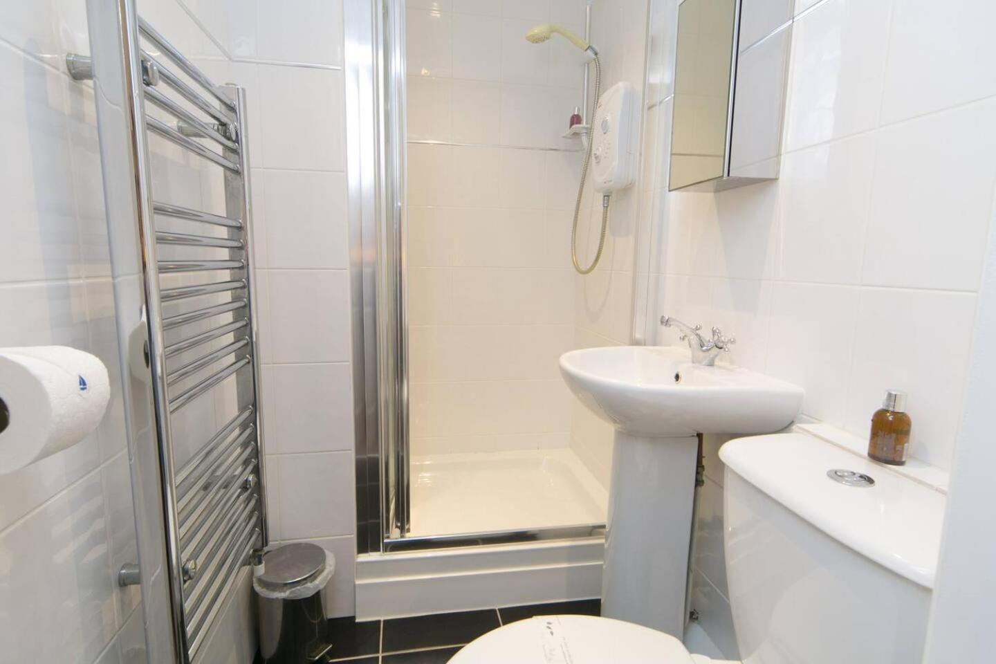 Pass The Keys Hafan Stylish 2 Bedroom Sea View Apartment Pwllheli Buitenkant foto