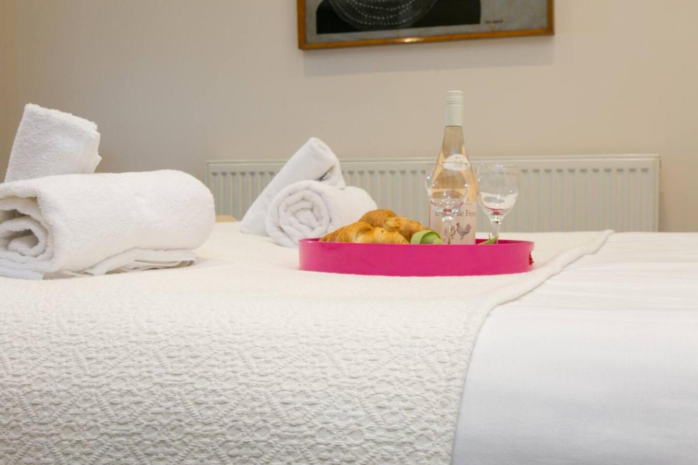 Pass The Keys Hafan Stylish 2 Bedroom Sea View Apartment Pwllheli Buitenkant foto