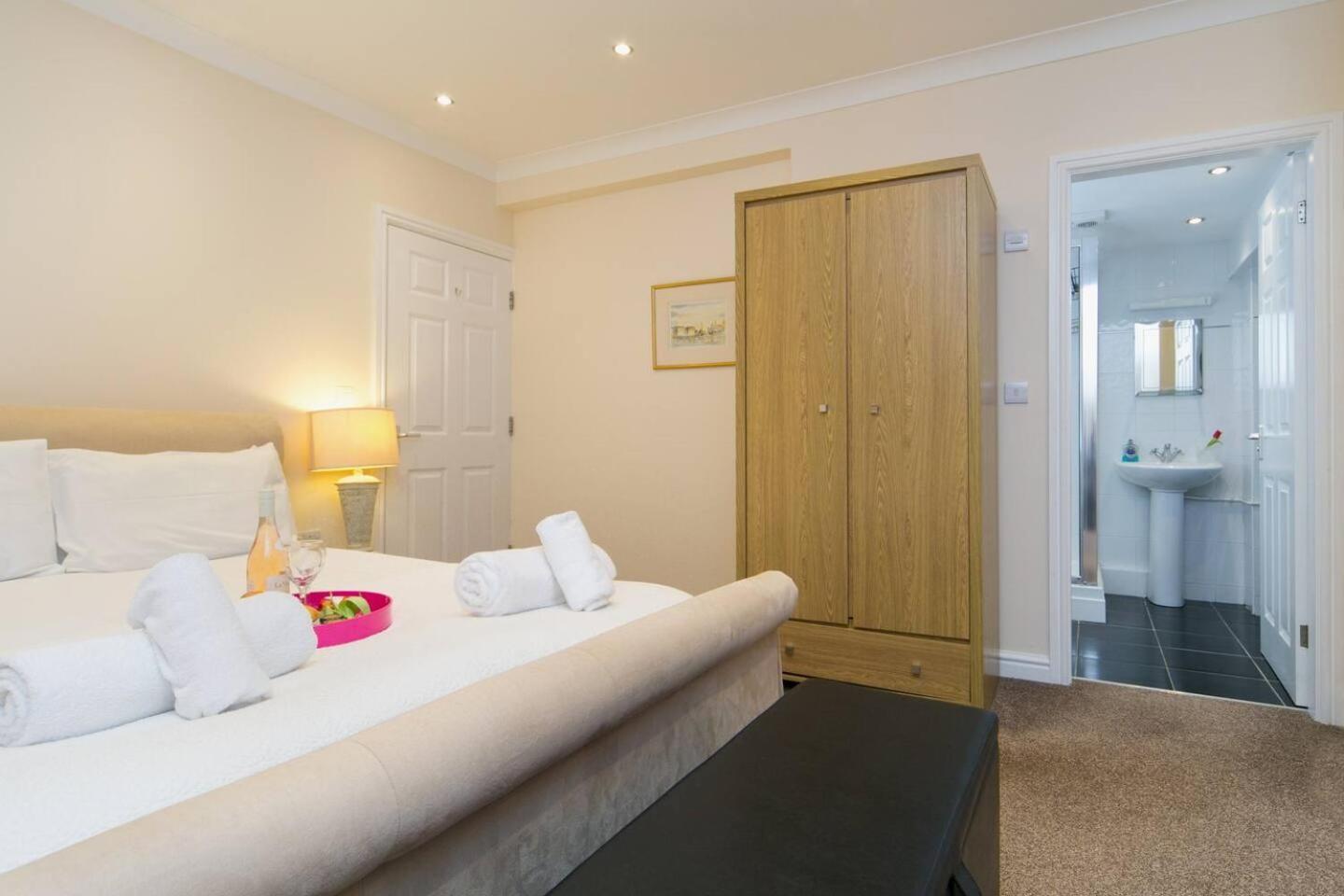 Pass The Keys Hafan Stylish 2 Bedroom Sea View Apartment Pwllheli Buitenkant foto