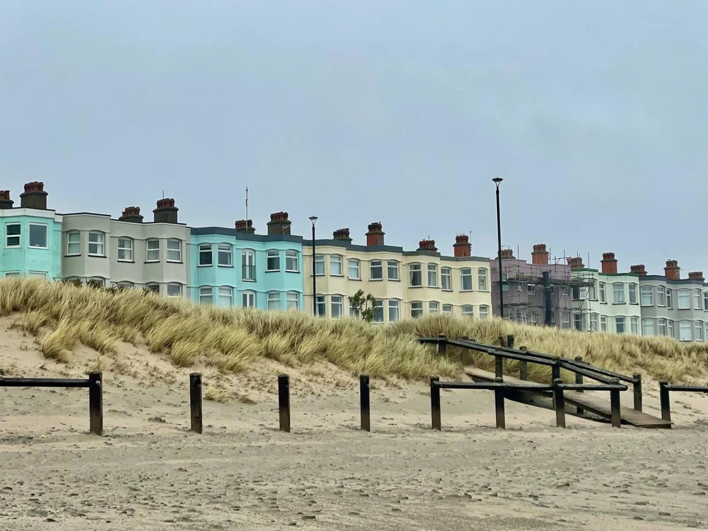 Pass The Keys Hafan Stylish 2 Bedroom Sea View Apartment Pwllheli Buitenkant foto